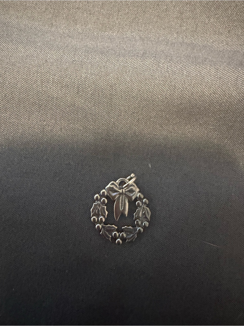 James Avery Silver Holiday Wreath
Bracelet Charm